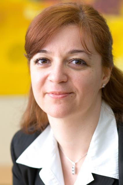 A.T. Kearney ernennt 45 neue Partner im Jahr 2013 und wächst um 12 Prozent auf Partnerbasis / Drei neue Partner in der DACH-Region: Daniela Chikova, Joachim von Hoyningen-Huene und Ulli Dannath (FOTO)