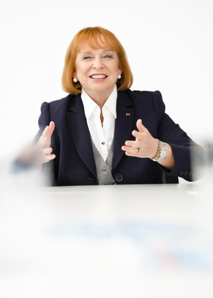 Branchensieger unter den Arbeitgebern „Personaldienstleistungen“ / In einer Studie im Auftrag des FOCUS belegt Hofmann Personal den ersten Platz bei den mittelgroßen Dienstleistungsunternehmen (FOTO)