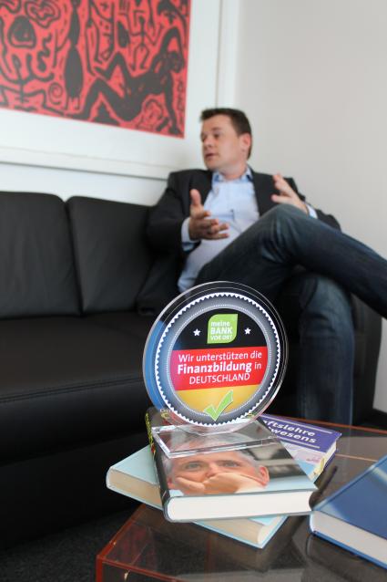 Finanzbildung „Live und in Farbe“: Was ist eigentlich MBVO.de? / Interview mit Kai Fürderer, Vorstand der Instituts für Vermögensaufbau (IVA) AG (FOTO)