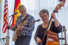 Das Duo HORSE MOUNTAIN gastiert mit akustischer Country-, Old Time und Bluegrass Music am 2. März um 14 Uhr zur Sonntags-Matinee in Birkenried