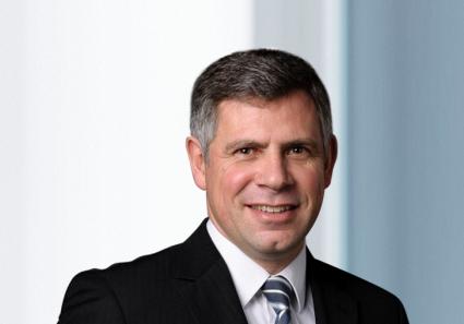 Stephan Krenzübernimmt im Frühjahr 2014 von Bernard Kemper Vorsitz der Geschäftsführung der deutschen Abellio Gruppe / Strukturierte Überleitung der Verantwortung sichert Kontinuität (FOTO)