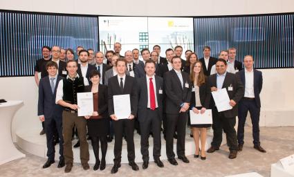 Wirtschaftsminister Gabriel zeichnet Preisträger des „Gründerwettbewerbs – IKT Innovativ“ auf der CeBIT aus / Bewerbung für neue Wettbewerbsrunde noch bis 31. Mai 2014 möglich (FOTO)