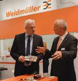 NRW-Wirtschaftsminister Duin besucht Weidmüller auf der Messe light+building
