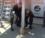 Symbol „Maibaum“ als Zeichen des Maimarkts 2014übergeben Motto 2014: „Wir sind Handwerker. Wir können das!“ Symbol „Maibaum“ als Zeichen des Maimarkts 2014übergeben Motto 2014: „Wir sind Handwerker. Wir können das!“