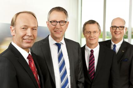 LBS West auch 2013 erfolgreich – Bauspareinlagenübertreffen erstmals
10-Mrd.-EUR-Marke / Bilanzsumme klettert auf 11,4 Mrd. EUR / Bilanzgewinn bei 27,5 Mio. EUR – (FOTO)