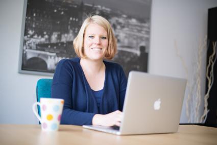 Muttertag: Zeitarbeit bringt Mütter zurück in den Job / Tempo-Team vermittelt Frauen mit Kindern in spannende Positionen (FOTO)