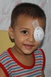 DESIGNSTRAPS schenkt 16 Kindern Augenlicht