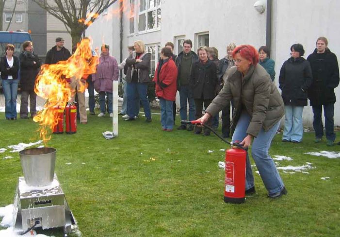 bvbf: Betrieblicher Brandschutz – Beschäftigte regelmäßig unterweisen und Brandschutzhelfer ausbilden