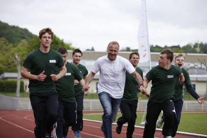 Weltweite Aktionen rund um den 18. Community Partnership Day / Neuer Rekord in Deutschland:Über 1.200 Novartis-Mitarbeiter tauschen den Arbeitsplatz und packt bei sozialen Projekten mit an (FOTO)
