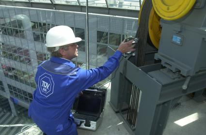Jobmotor TÜV SÜD: Weltweit über 1.400 neue Arbeitsplätze im Jahr 2013 (FOTO)