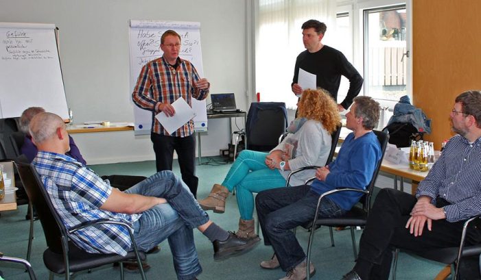 85 Prozent der Angestellten machen „Dienst nach Vorschrift“ 85 Prozent der Angestellten machen „Dienst nach Vorschrift“