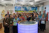 Schülerinnen und Schüler erleben HARTING Technologie zum Anfassen Schülerinnen und Schüler erleben HARTING Technologie zum Anfassen