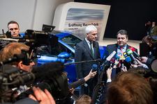 Pure Perfection inszeniert in Leipzig die Werkseröffnung für den Porsche ?Macan?