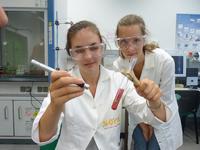 Sommeruniversität der TU Ilmenau unter dem Motto „Plastic Planet“ Sommeruniversität der TU Ilmenau unter dem Motto „Plastic Planet“