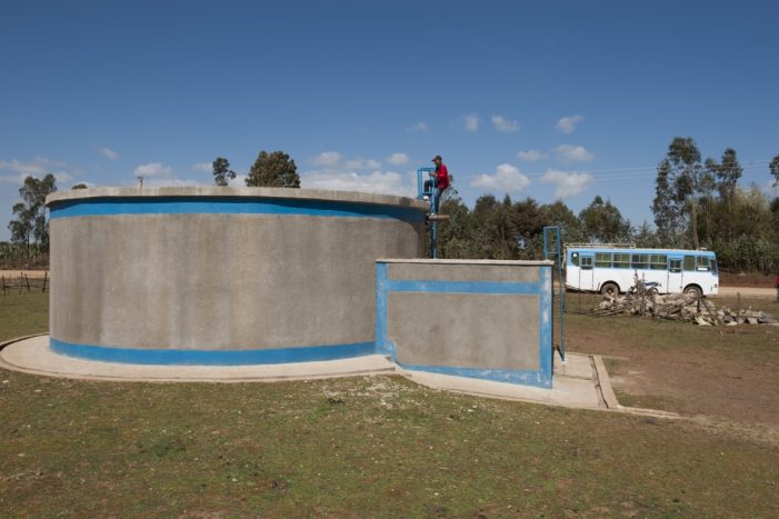 Menschen für Menschen: Wasserversorgung für Kleinstadt errichtet