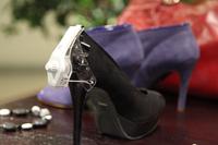 Mehr als sicher: Innovatives Sicherheitsetikett für High Heels