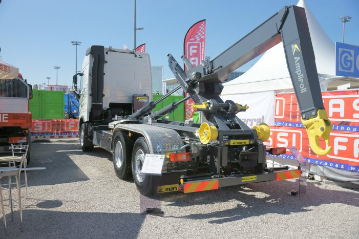 Fassi – Krane und Abrollerkipper auf der (Nordbau-) Messe