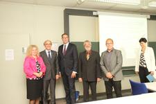 Sozialminister Alexander Schweitzer besucht Lehrstuhl Integrierte Sensorsysteme