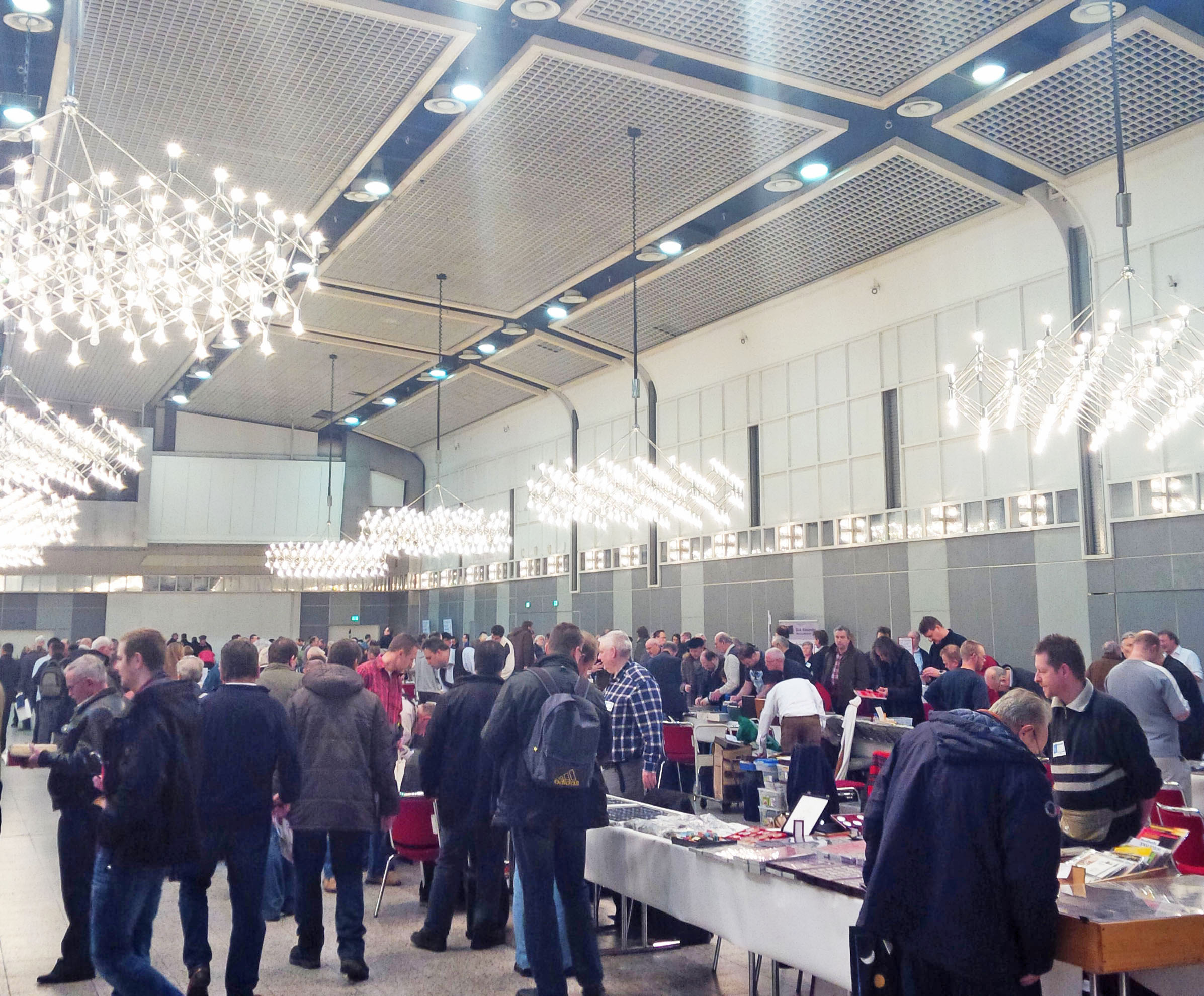 Dortmunder Mu?nzenmesse schenkt jedem Gast eine Vatikanmünze