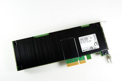 Samsung startet Massenproduktion von NVMe SSDs mit 3,2 TB in 3D V-NAND Flash-Memory-Technologie für Enterprise-Sever der nächsten Generation (FOTO)