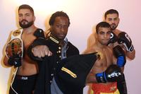 Mola Adebise beim Pressewiegen der Fightnight Majesty of Prussia am Mittwoch im Hofbräuhaus Berlin
