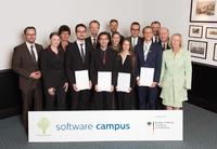 IT-Gipfel 2014: Bundesbildungsministerin Prof. Dr. Johanna Wanka verabschiedet erste Absolventen des Software Campus