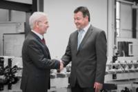 Staffelübergabe bei der Hennecke Profiliertechnik GmbH Staffelübergabe bei der Hennecke Profiliertechnik GmbH