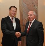 Wechsel bei Stiebel Eltron in Stuttgart: Peter Kieberübergibt an Marcus Haferkamp