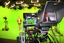Digital, virtuell, interaktiv: schuhplus – Schuhe inÜbergrößen – launcht neues TV-Studio