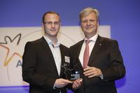 REHAU Mitarbeiter Sebastian Scharf ist Deutschlands bester Azubi