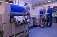 Geschwindigkeit und Präzision im Turbogang: ATP Elektronik rüstet ihre Fertigung auf