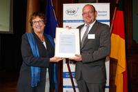 HARTING holt erneut den „Manufacturing Excellence (MX) Award“ nach Espelkamp