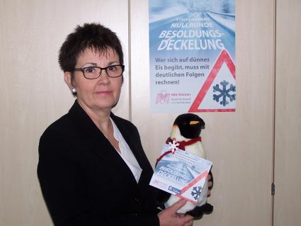 Frostige Zeiten imÖffentlichen Dienst Hessens / dbb Hessen protestiert gegen Einsparvorhaben des Landes (FOTO)