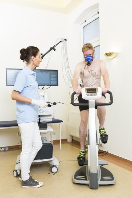 Motivierte Führungskräfte: Wertschätzung für Gesundheit zahlt sich aus / TÜV Rheinland: Investition in Gesundheit der Mitarbeiter lohnt sich für Unternehmen (FOTO)