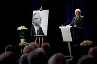 800 Menschen nehmen Abschied von Dr.-Ing. E. h. Günther Cramer