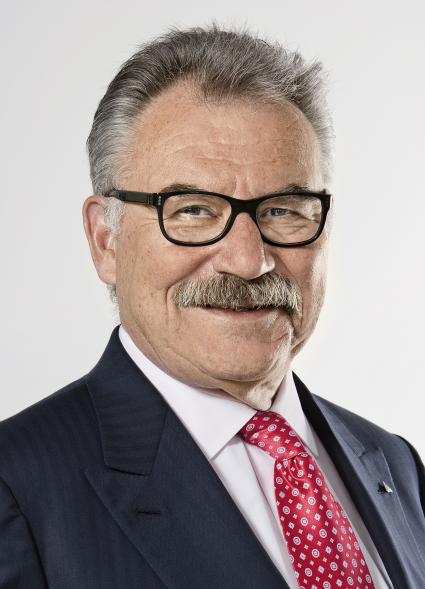 Großes Verdienstkreuz für Prof. Dr.-Ing. Bruno O. Braun / Aufsichtsratsvorsitzender Prof. Dr. Bruno O. Braun erhält Großes Verdienstkreuz des Verdienstordens der Bundesrepublik Deutschland (FOTO)