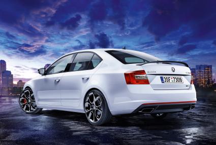 Messepremiere in Genf: Der neue SKODA Superb markiert eine neueÄra für SKODA (FOTO)