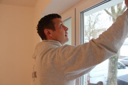 Unersetzlich und trotzdem schlecht bezahlt / ZDF-„37°“ über Lohndumping im Reinigungsgewerbe (FOTO)