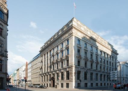 Warburg Bank auf gutem Kurs (FOTO)