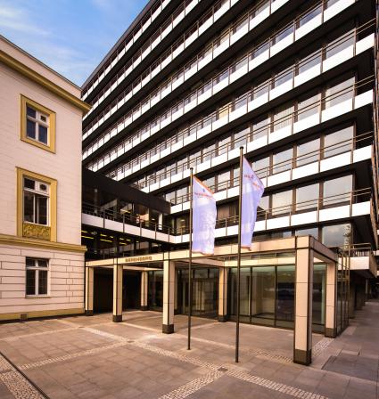 Berenberg investiert in Wachstum und startet erfolgreich ins Jubiläumsjahr (FOTO)
