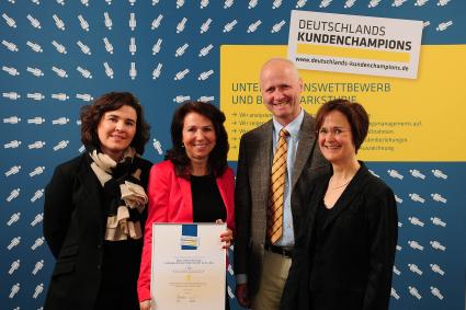 Deutschlands Kundenchampions 2015: Pharmazeutischer Spezialanbieter ilapo gewinnt höchste Auszeichnung für hervorragende Kundenbeziehungen (FOTO)