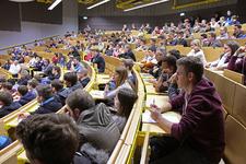 Volle Hörsäle und großer Andrang an den Info-Ständen am Studien-Informationstag der TU Kaiserslautern