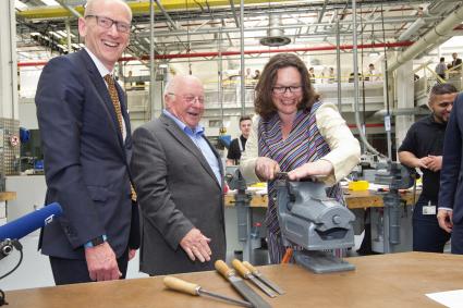 Ausbildung bei Opel: 150 Jahre Tradition und eine große Zukunft (FOTO)