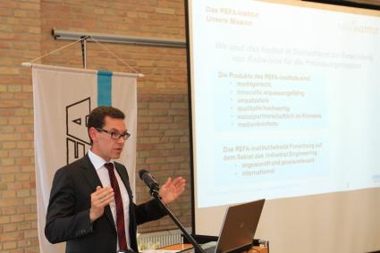 Industrie 4.0 setzt stabile Produktionssysteme mit einer humanorientierten Arbeitsorganisation voraus (FOTO)