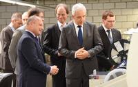 Staatsbesuch: Sächsischer Ministerpräsident bei Syslogic in der Schweiz zu Gast