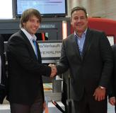Flyeralarm, Europas führende Online-Druckerei, kauft einen vollautomatischen EFI VUTEk HS100 Pro