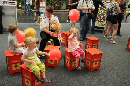 Interschutz: „Feuerwehrkult mit grandiosem Erfolg“ / DFV-Präsident Kröger: Großer Andrang am Messestand, erfolgreiche Kongresse (FOTO)