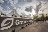 Grüner Teppich im Losberger Zelt