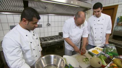„Kochyphäe“ Frank Rosin kehrt zurück an Mamas Herd – neue Folgen von „Rosins Restaurants“ ab Dienstag, 30.06.2015, um 20:15 Uhr bei kabel eins (FOTO)