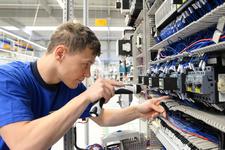 Von Null auf 800 in fünf Jahren: Bayerns führende ?Praktiker-Universität? mit  Rekordwachstum im Rheinland